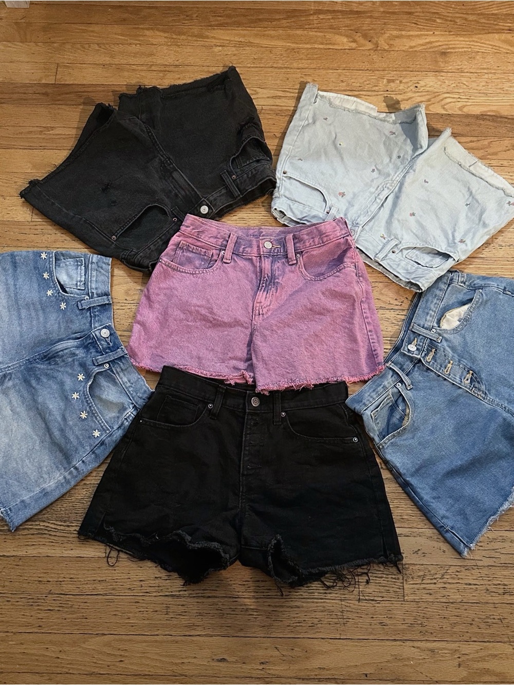 6 pair of Old Navy Frayed Hem Denim Shorts